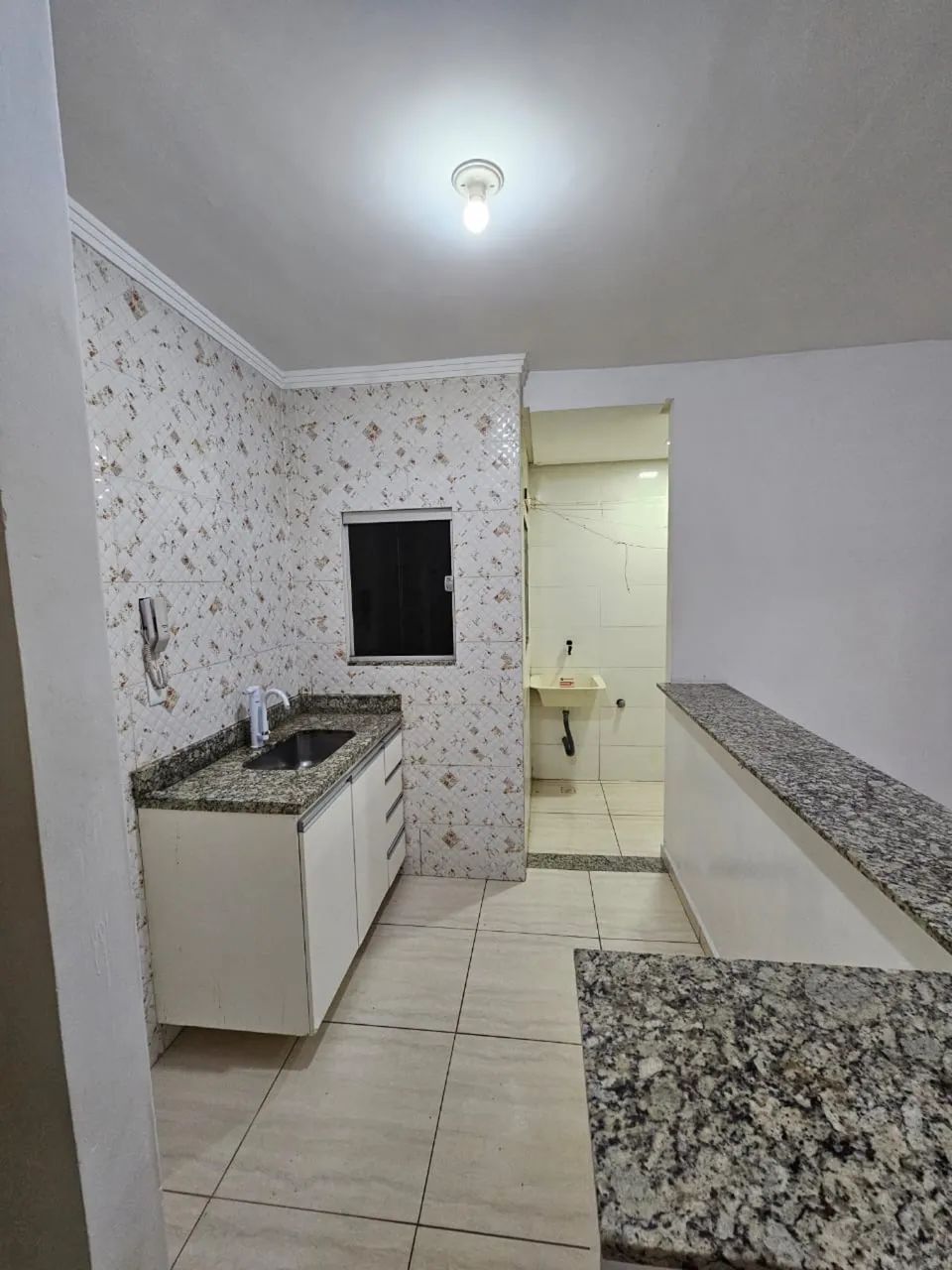 ALUGA-SE APARTAMENTO - SAMAMBAIA/DF