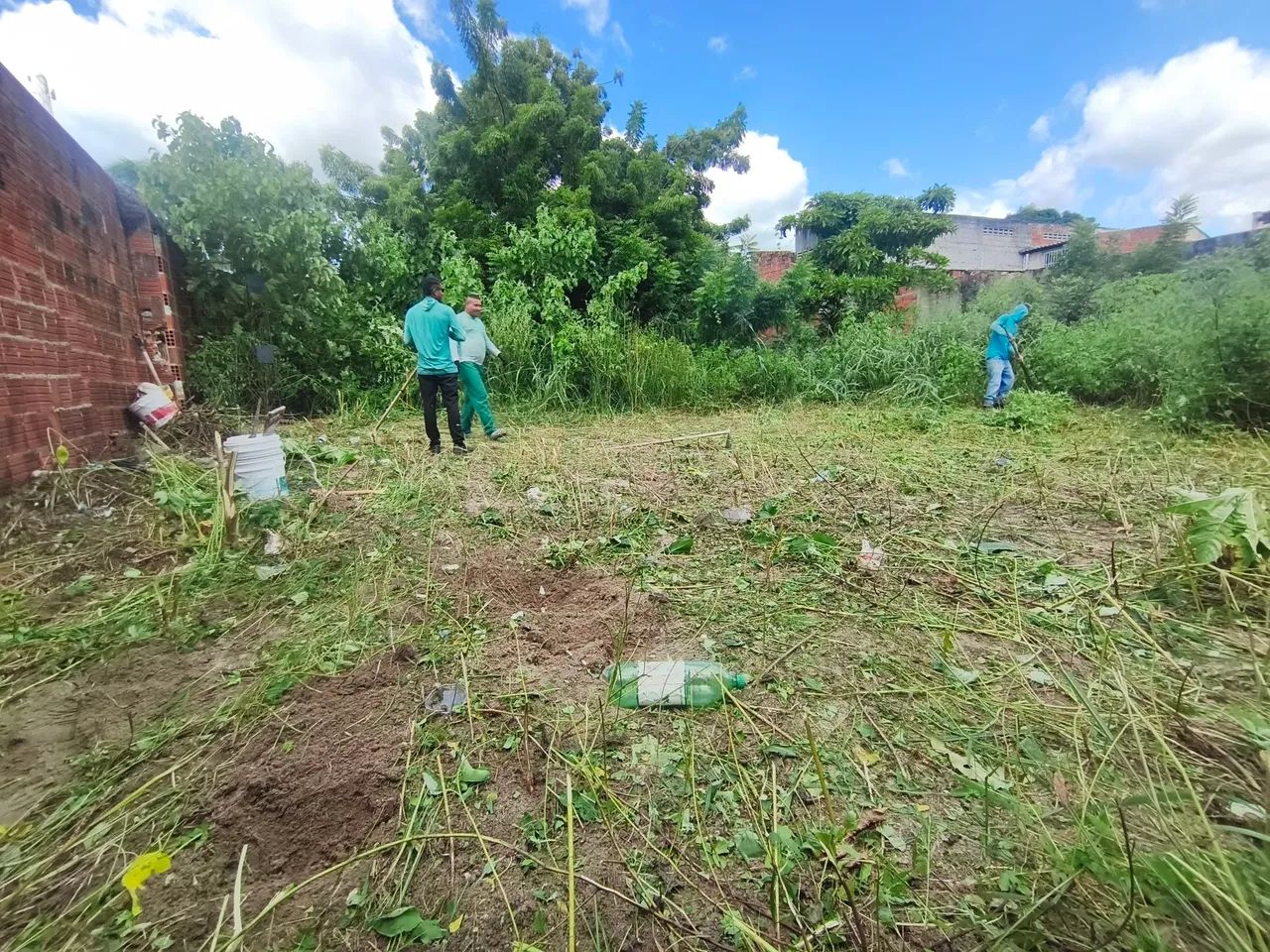 limpeza de terreno retiramos entulhos  - Foto 3