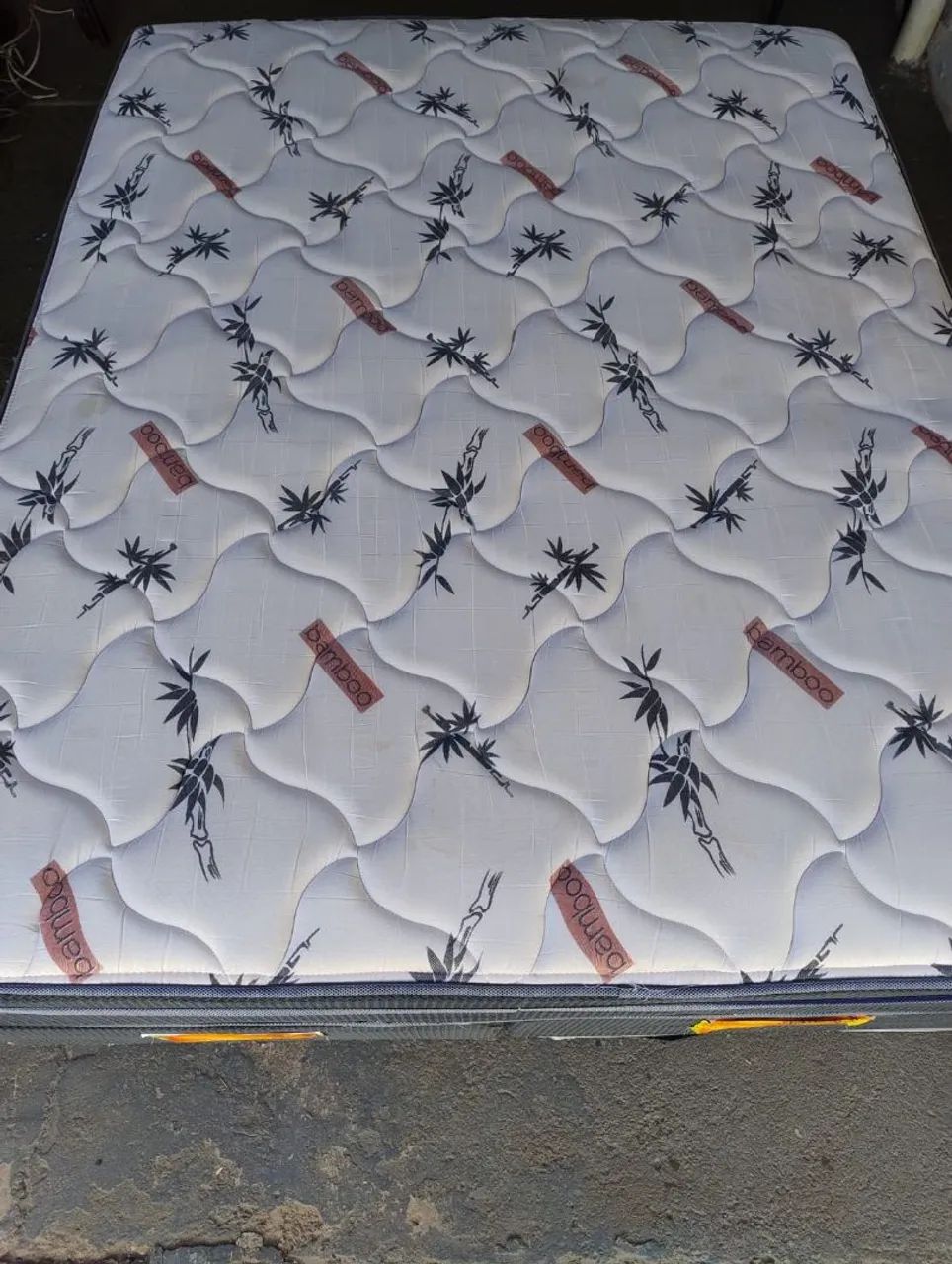 Cama tamanho Queen ótimo estado  - Foto 2