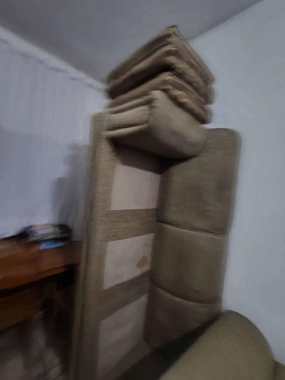 Vende-se sofá usando