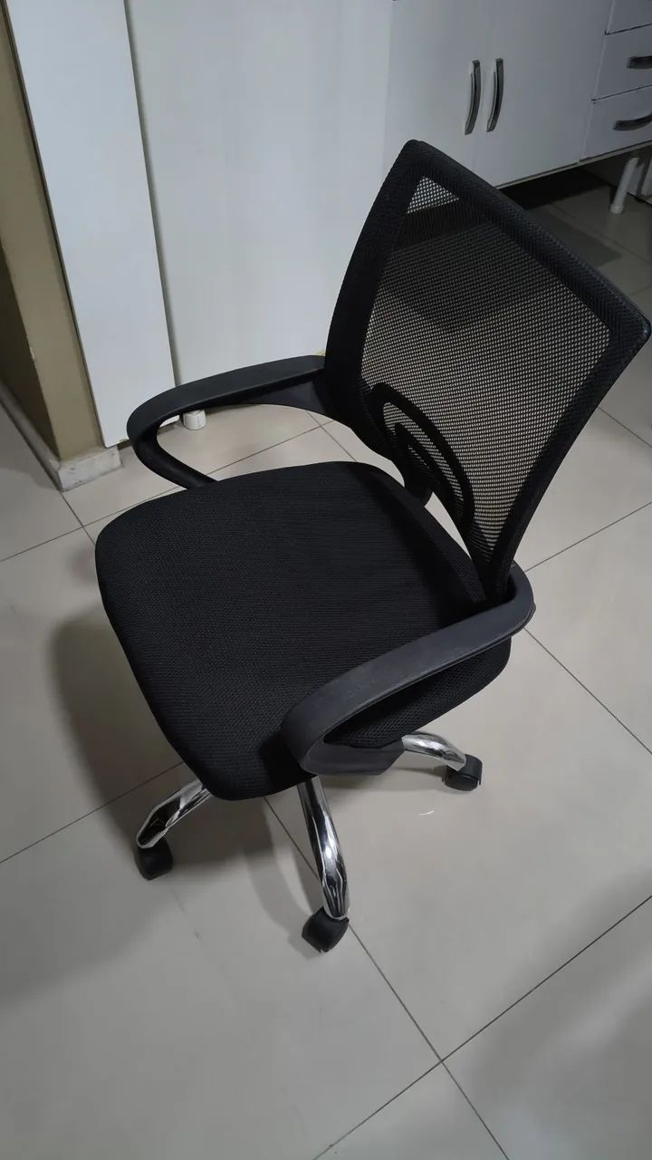 Cadeira de escritório praticamente nova - Foto 3