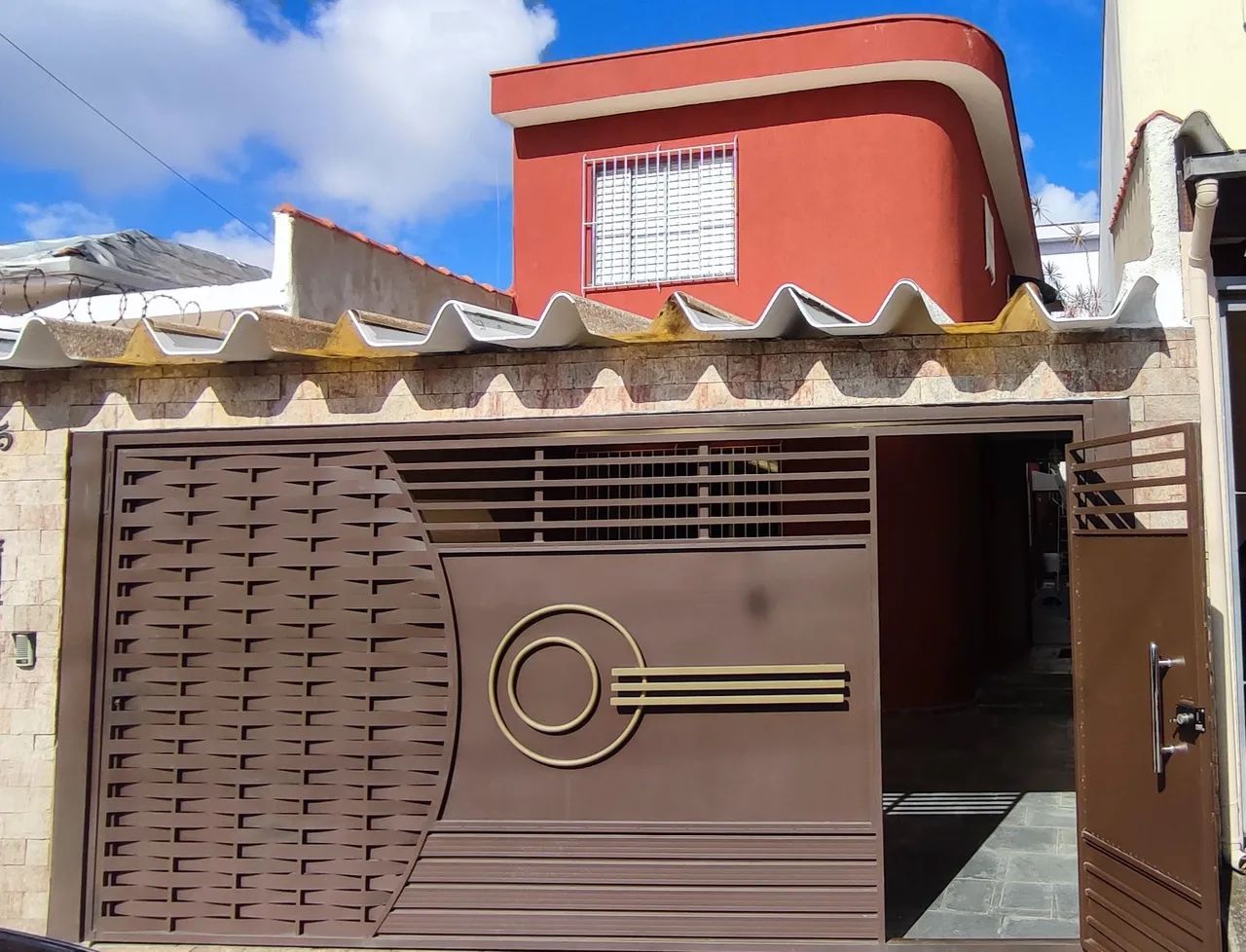 Alugo casa direto com o proprietário 