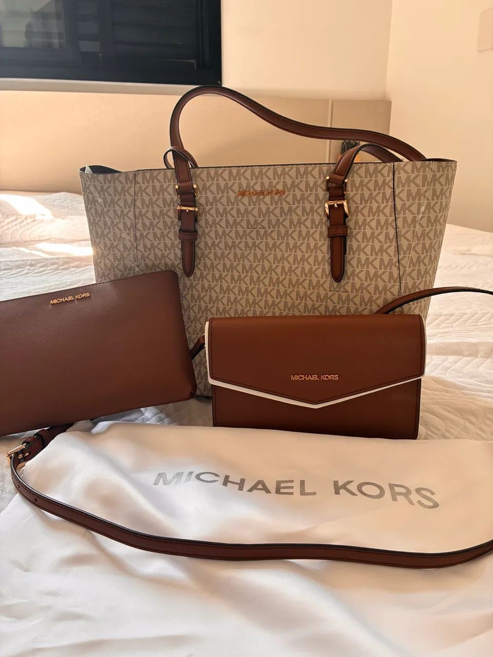 Bolsa Michael Kors 3 em 1 - Foto 4