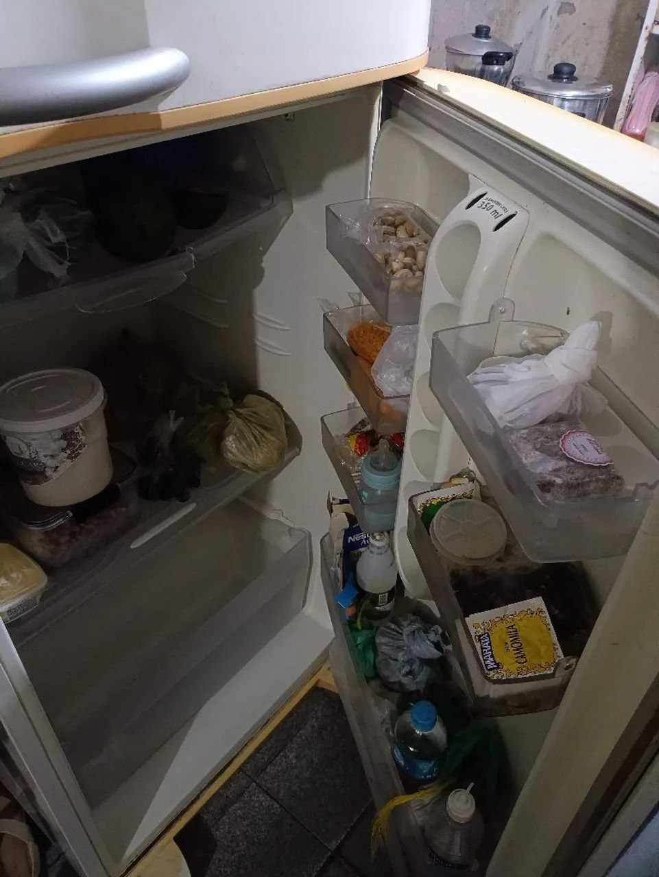 Vendo geladeira, só funciona o congelador - Foto 3