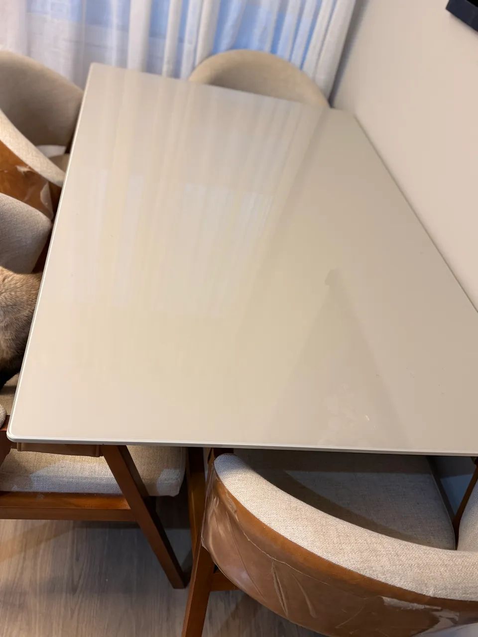 Mesa de jantar com tampo de vidro + 4 cadeiras