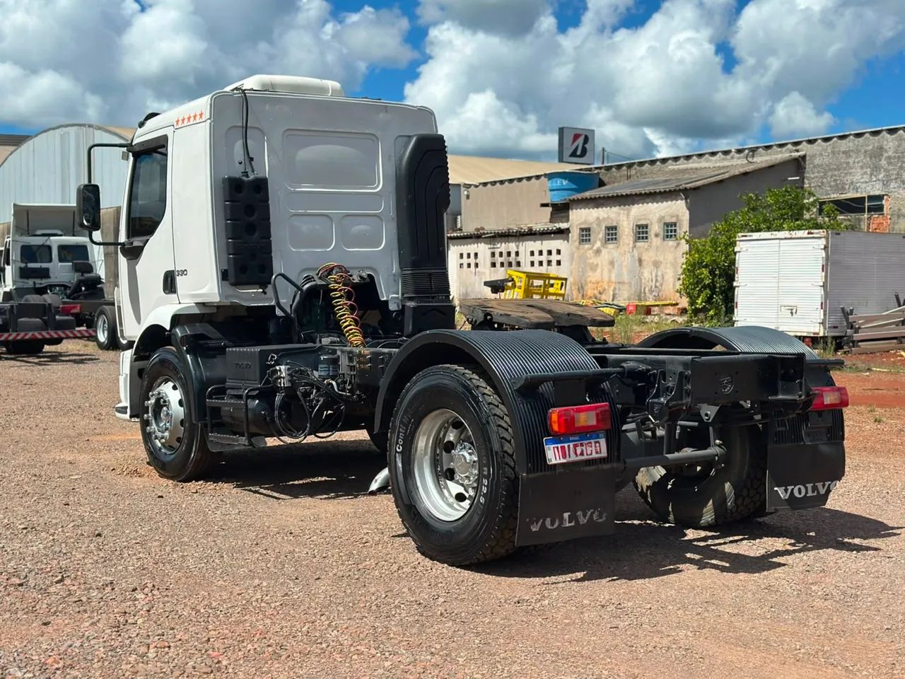 Volvo VM 330 4x2 2012 - Foto 3