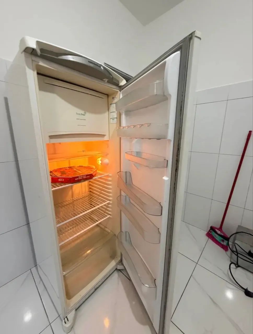 Geladeira Consul gelando perfeitamente - Foto 4