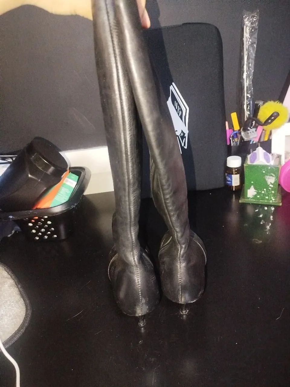 Bota bico fino preta - Foto 4