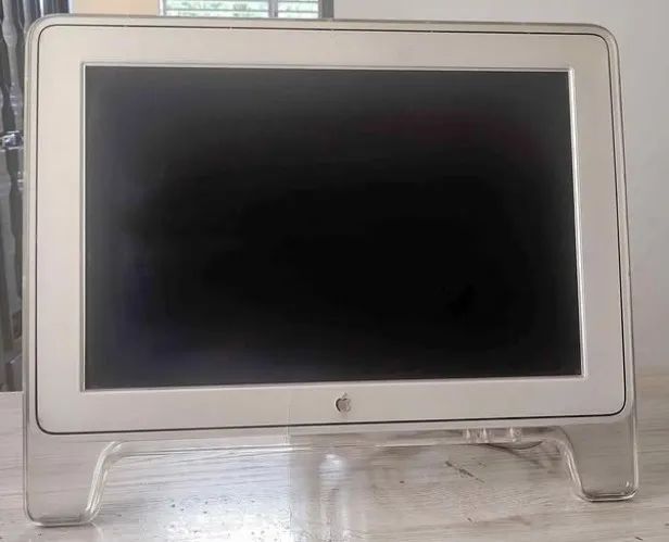 Apple Cinema Display ADC (22-Inch) Specs - Monitores - Jardim