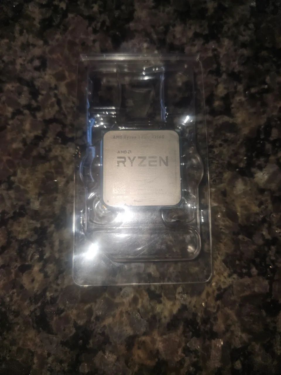 Ryzen 3 Pro 4350G - Foto 2