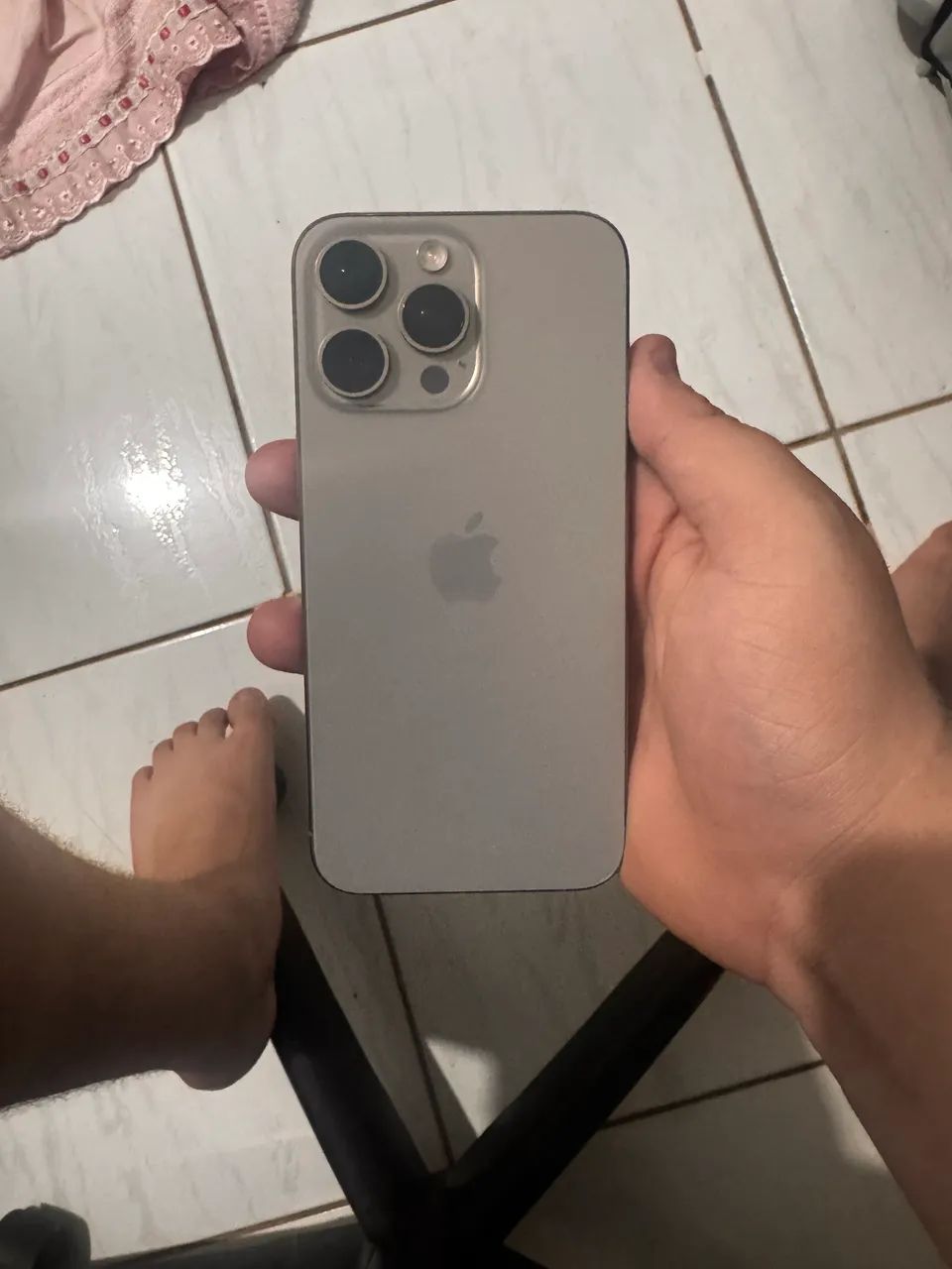 IPHONE 15 pro Max cor titânio com 80% de bateria  - Foto 5