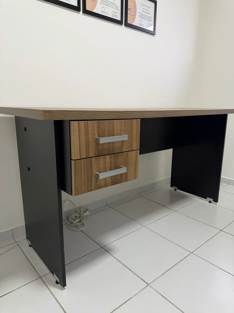Mesa de escritório com fechadura  - Foto 5