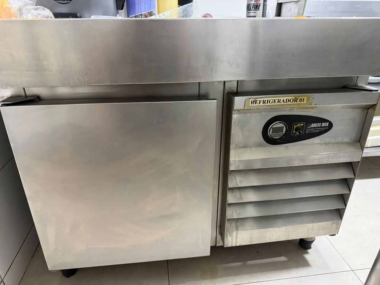 Vendo Bancada Pista Fria e Refrigerador - Foto 4