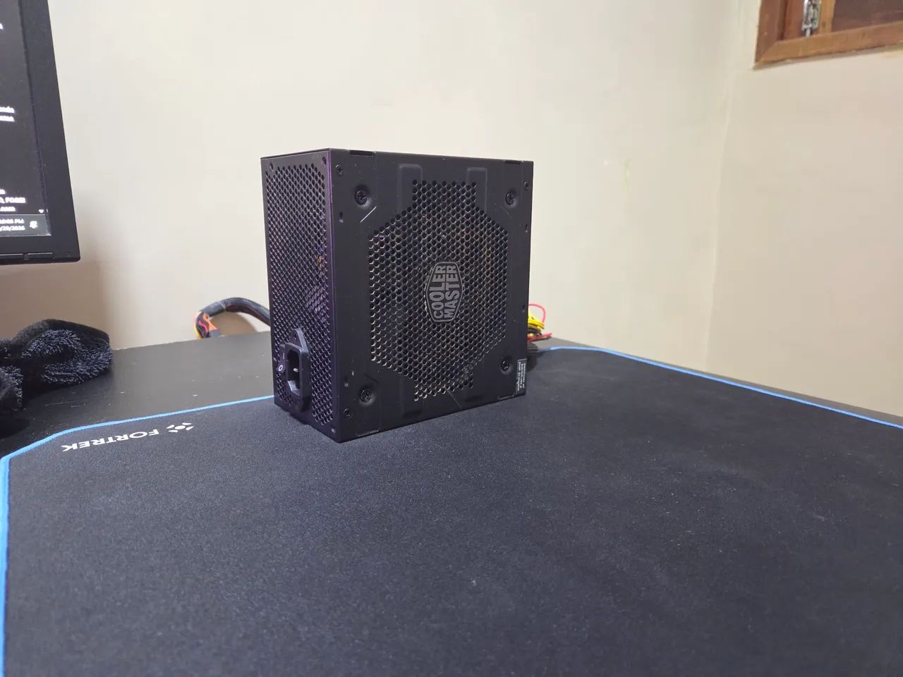 Fonte 400W cooler master elite V3
