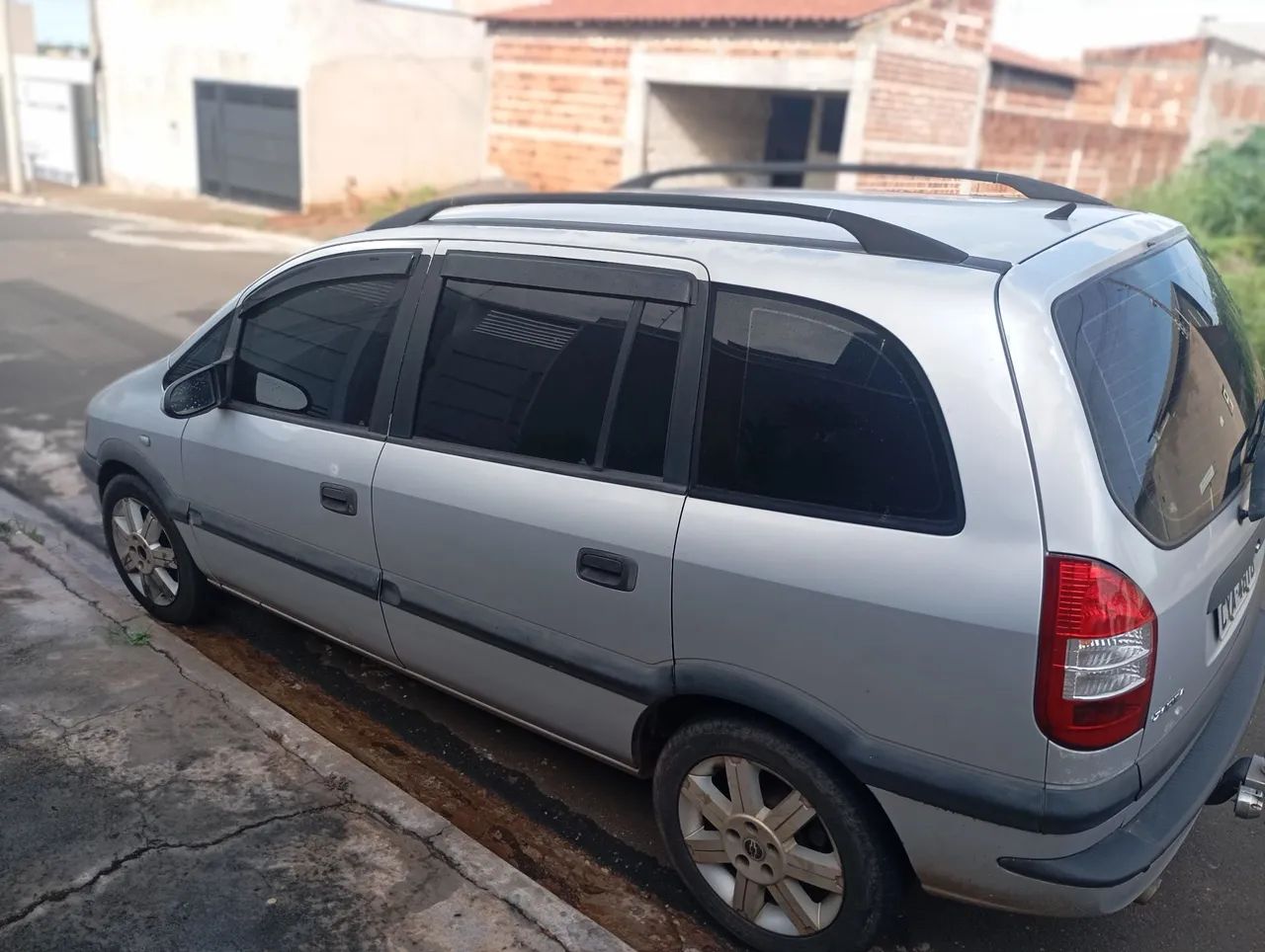 Chevrolet Zafira ZAFIRA 2.0/ CD 2.0  8V  MPFI 5P MEC. 2001