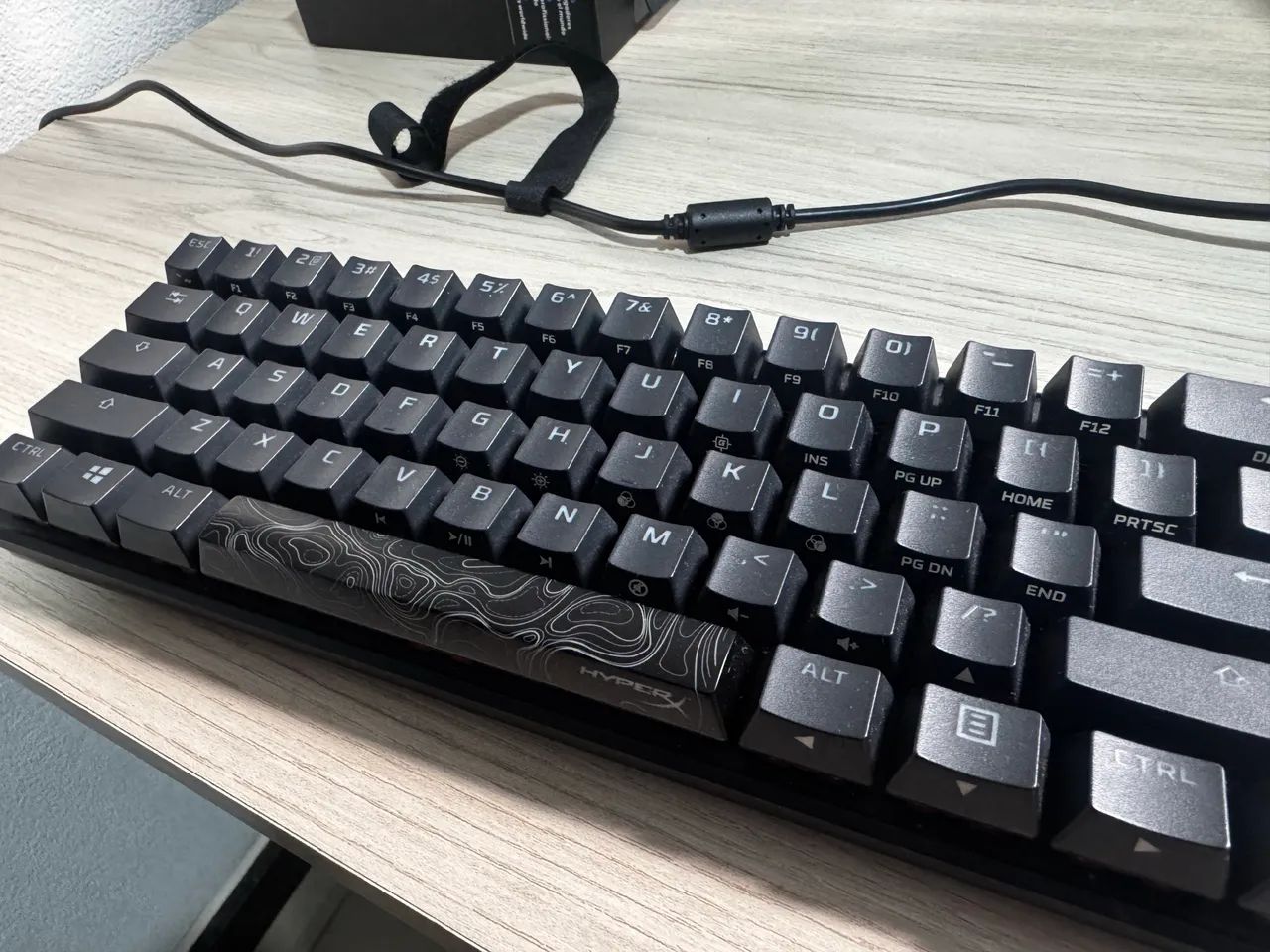 TECLADO HYPERX ALLOY 60 - COM NF 