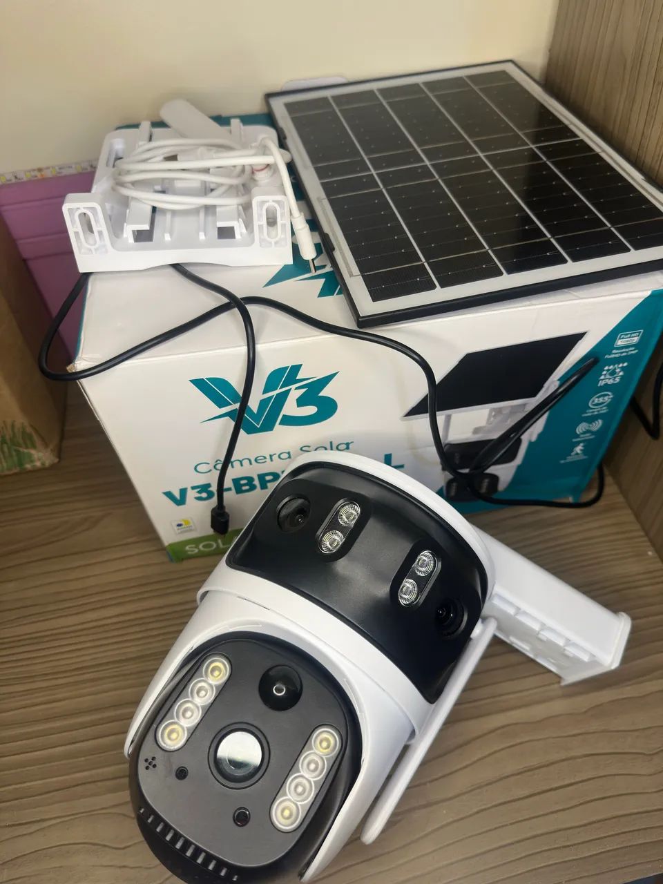 Câmera externa com placa solar 