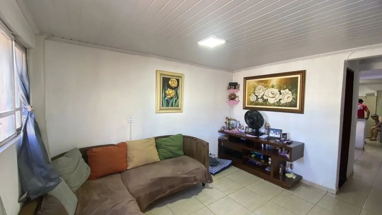 Qr 415 - casa 3qts bem localizada