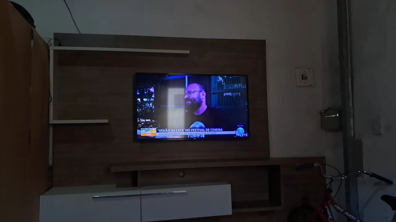 Uma Tever e um painel - Foto 2