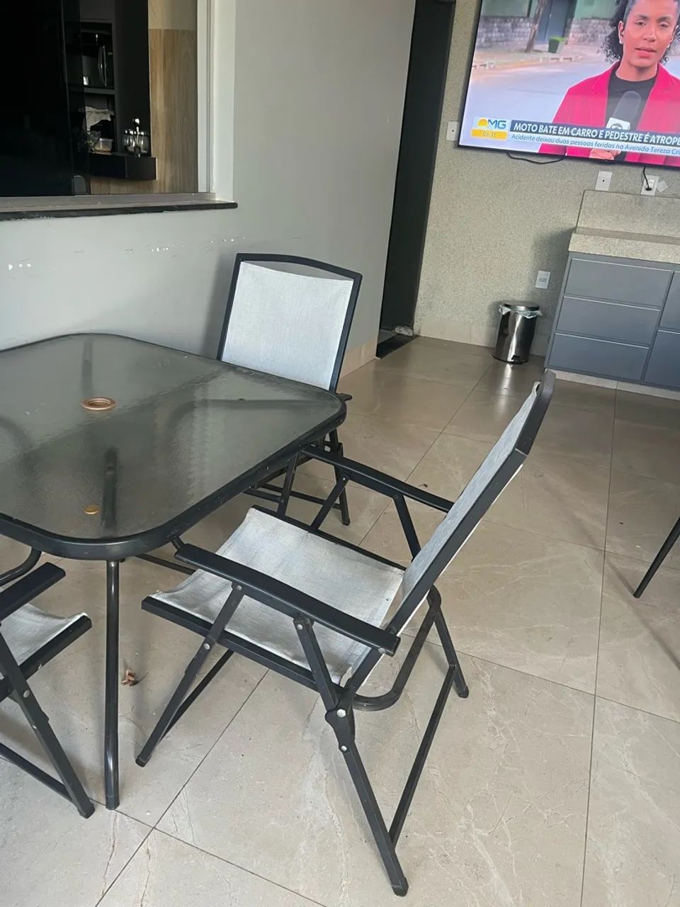 Mesa com 4 cadeiras - Foto 2