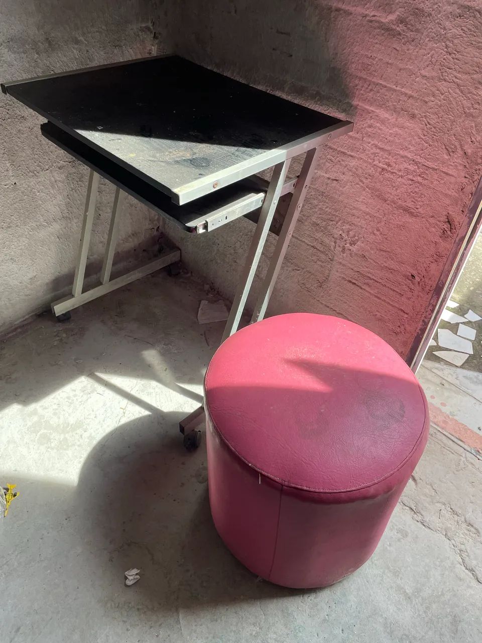 Mesinha pra Escritório + Puff 
