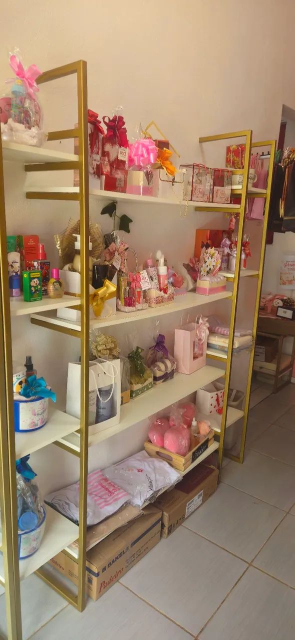 VENDE-SE ESTOQUE + ESTRUTURA COMPLETA DE LOJA DE PERFUMARIA E PRESENTES - Foto 3