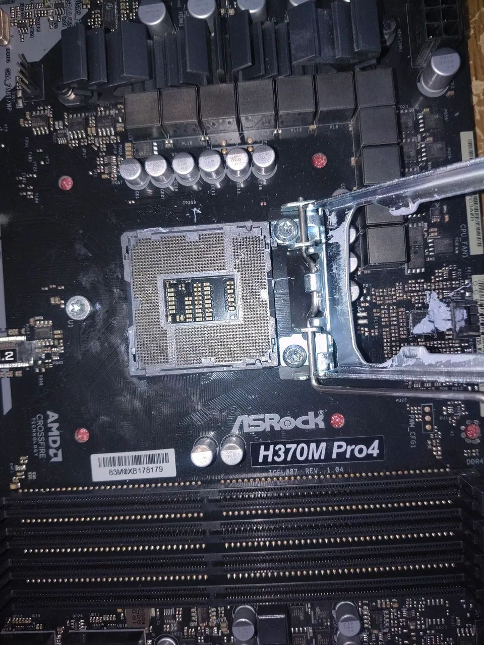 Placa mãe h370m Pro4, com avarias!, i5 8600  - Foto 3