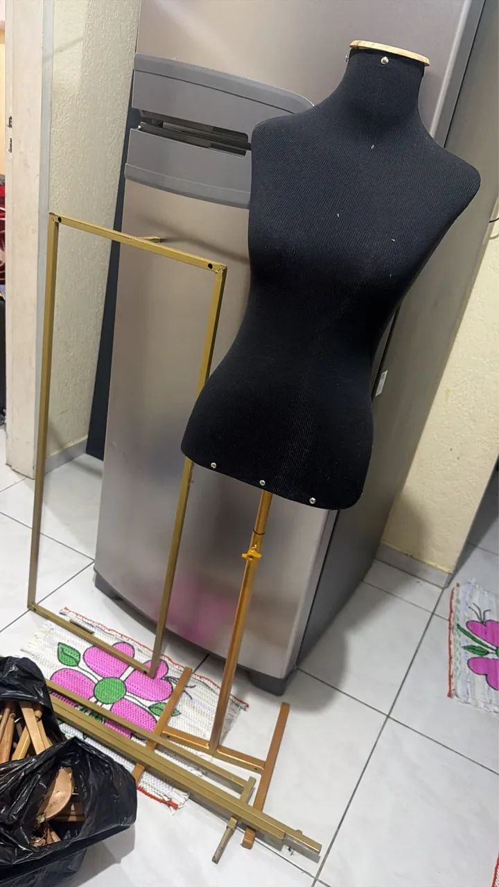 Vendo maniquin e arara - Foto 3