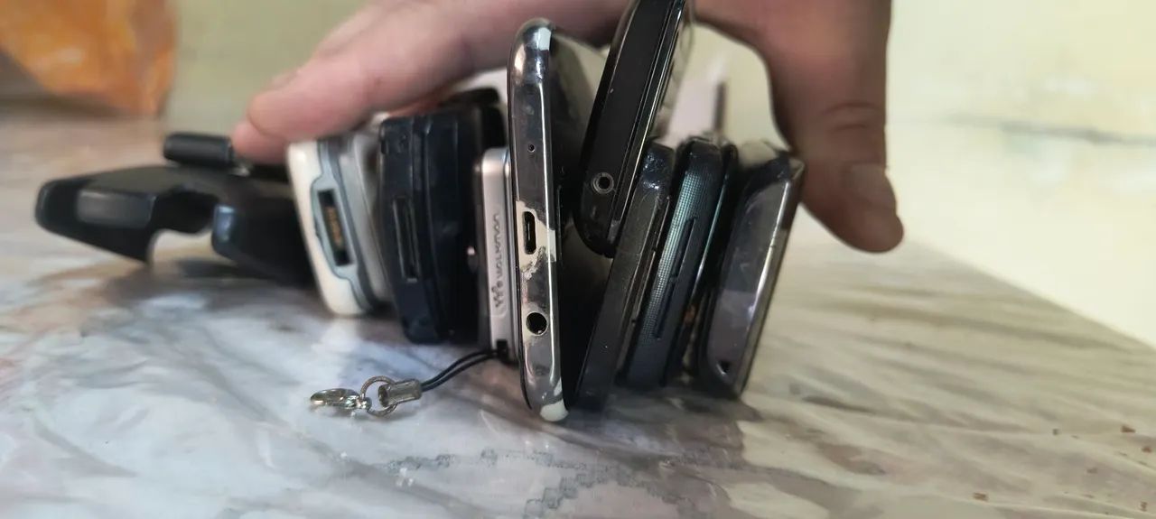 Lote de celular todos sucata  - Foto 3