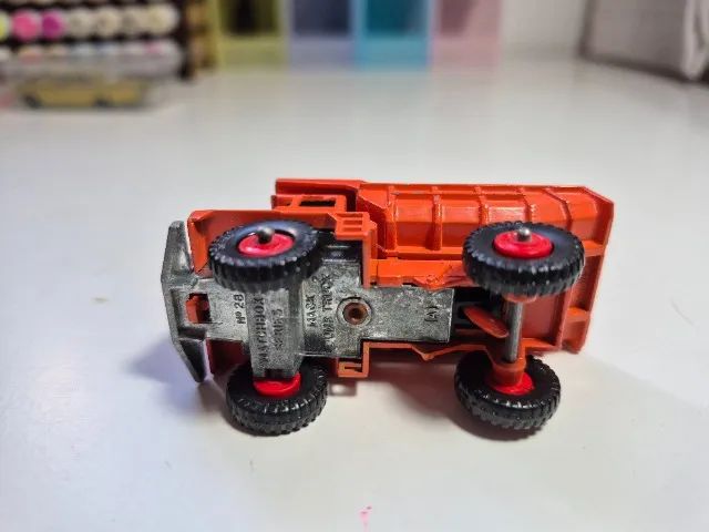 Matchbox Lesney Mack Dump Truck nº 28 - Laranja - Foto 4