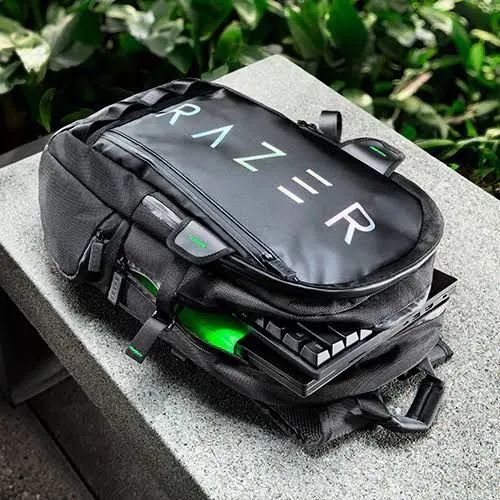 Mochila Gamer Razer Rogue 16 V3 Backpack Chromatic Edition para Notebook