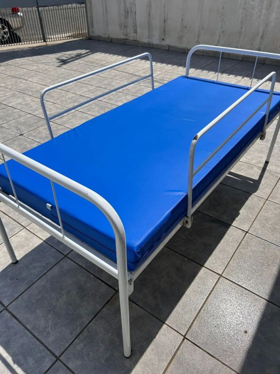 Cama Hospitalar Manual com Colchão - Foto 4