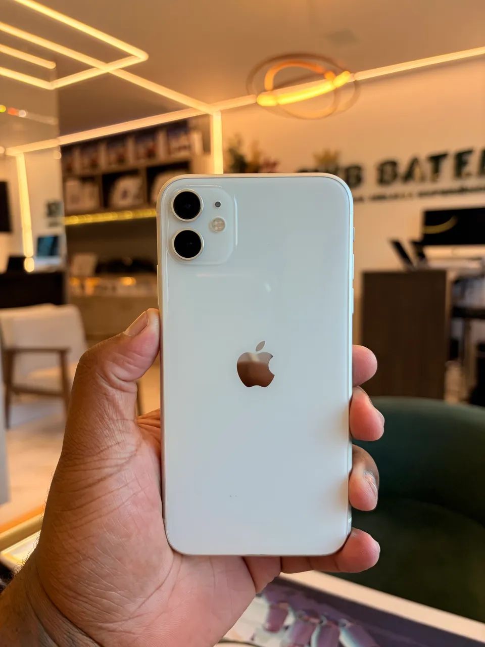 iPhone 11 256GB Branco Bateria 71% - Usado - Celulares e