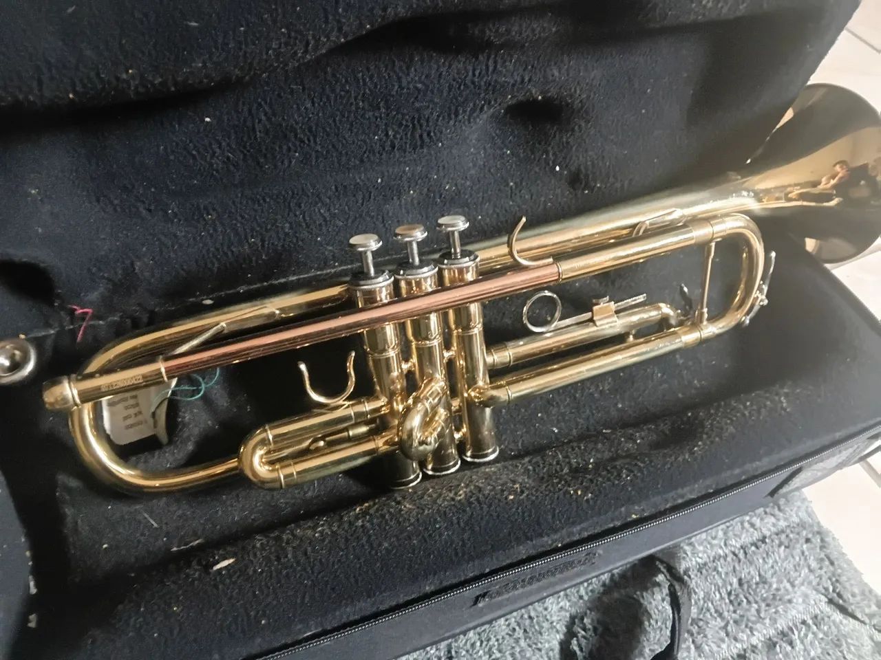 Trompete bensom si bemol pouco usado com case acolchoada + bocal 7c  - Foto 5