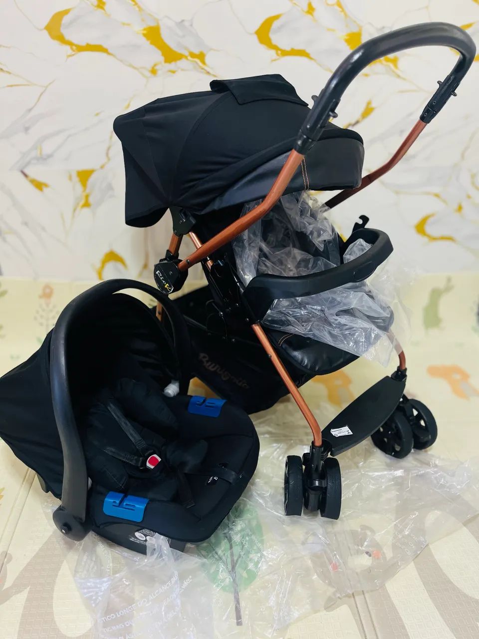 Carrinho de bebê + bebê conforto Burigotto bronze  - Foto 5