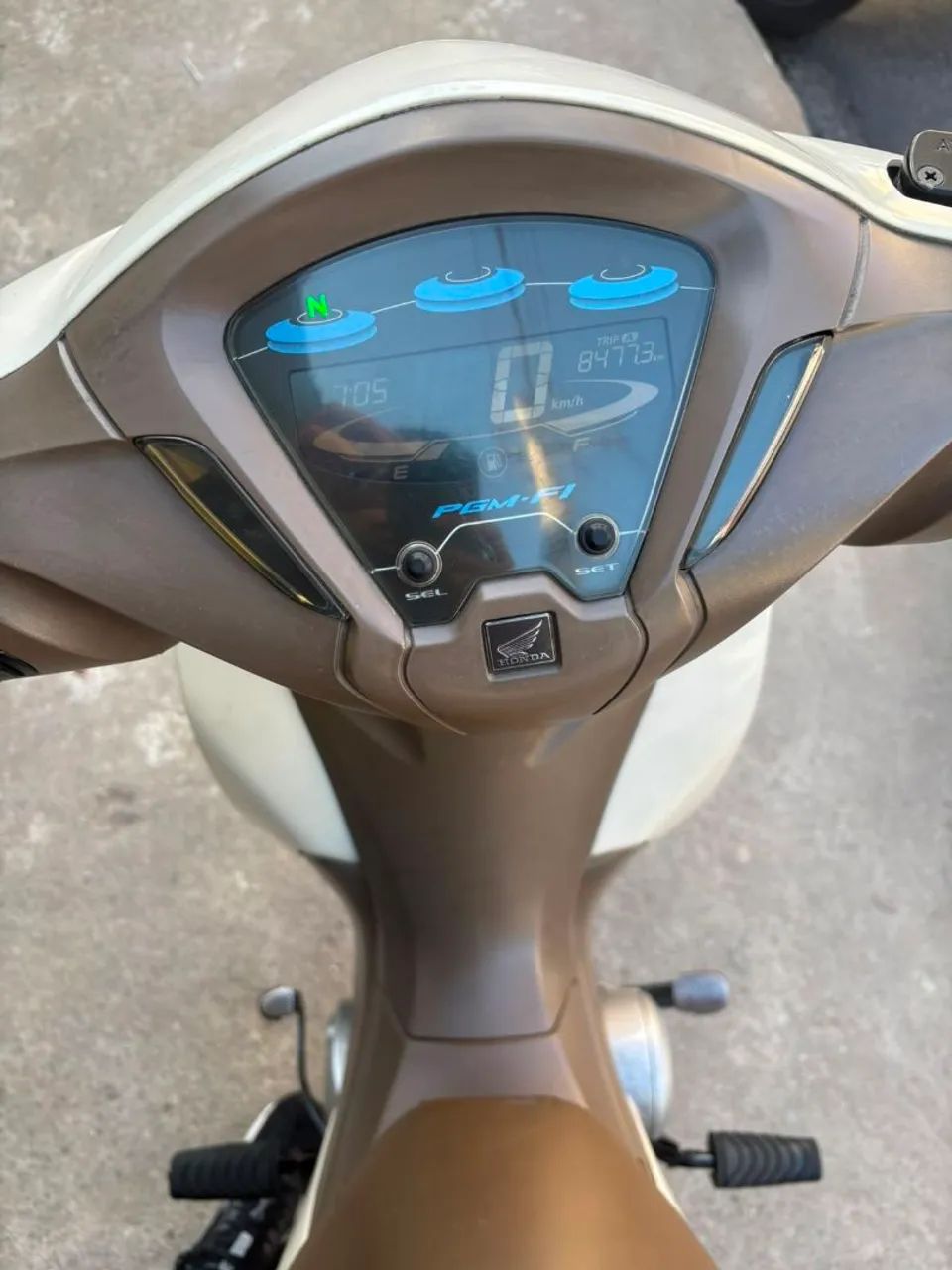 Moto muito conservada.e so pega e transferir - Foto 3