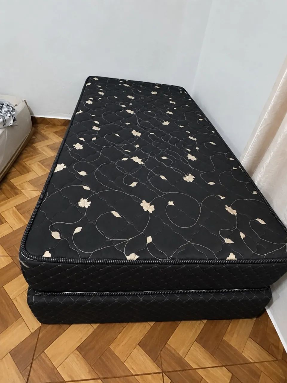     Cama Box Casal + Colchão - Conservada