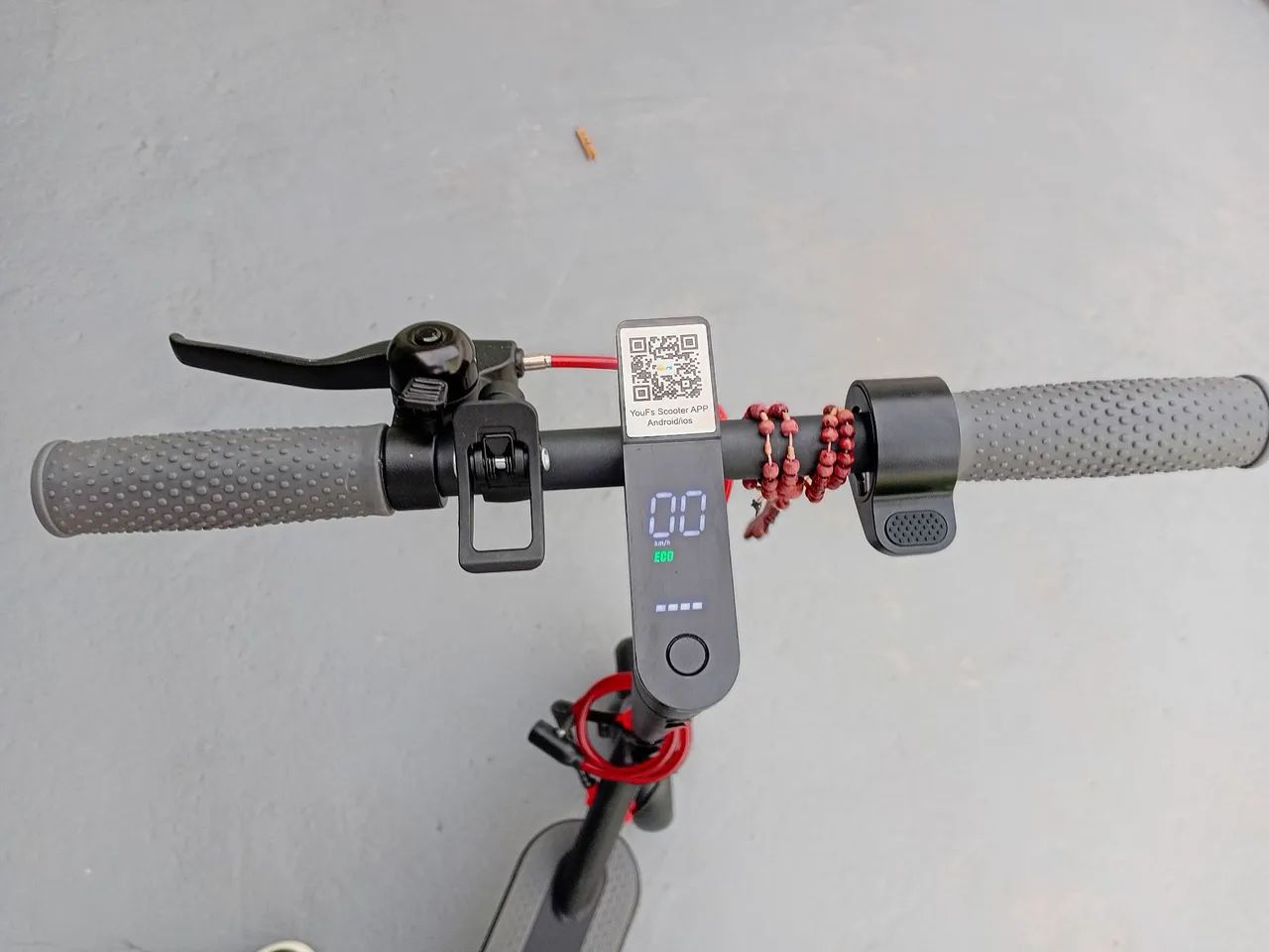 Patinete Elétrico 350W - Autonomia 28 km - Muito Conservado+ capacete Pro tork - Foto 6