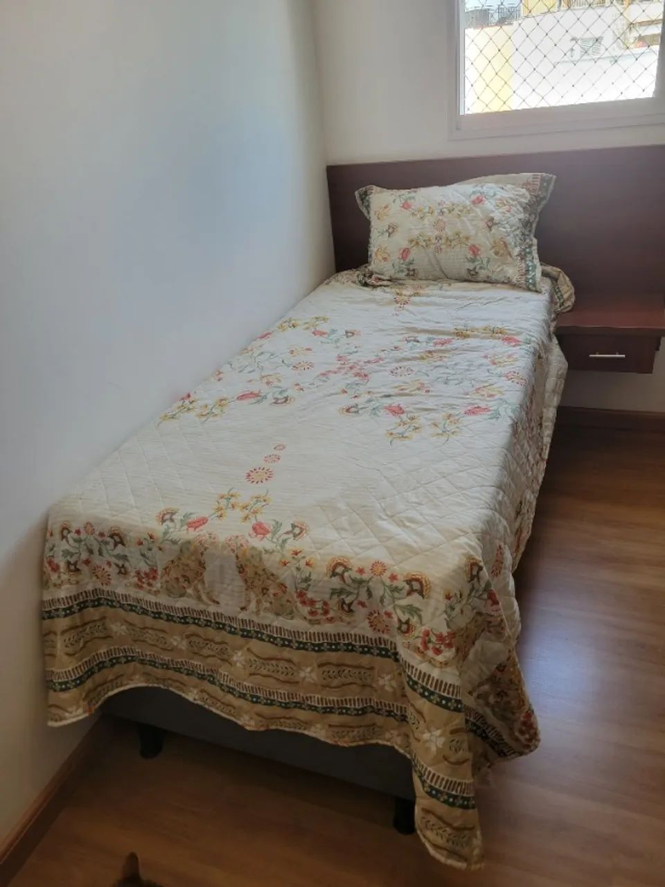Cama box solteiro conjugada com cama auxiliar e colchão