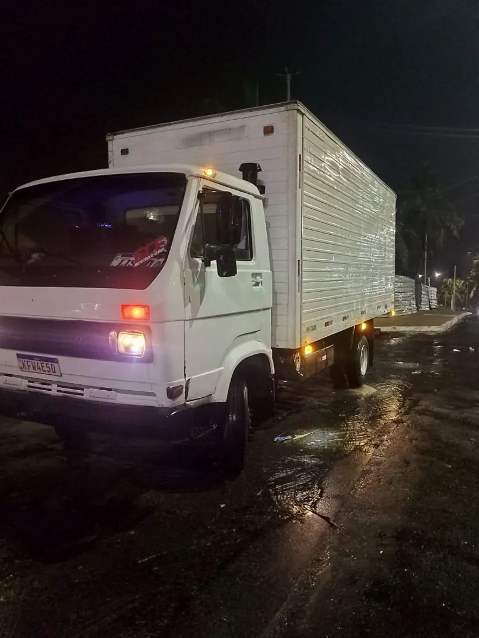 Caminhão revisado e trabalhando! 
