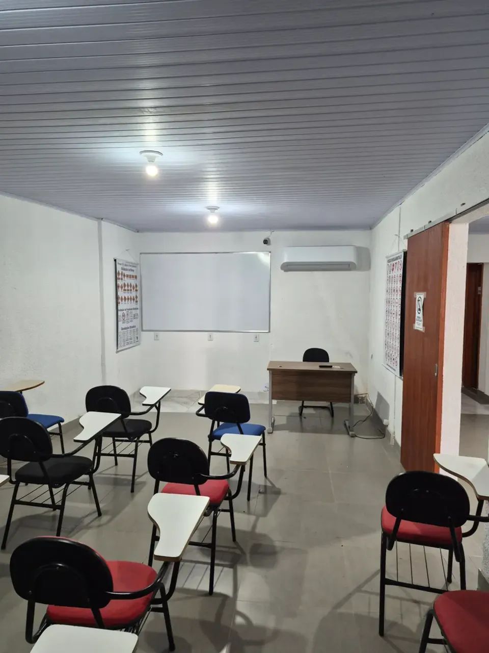 Lojas Comerciais em Pedra de Guaratiba