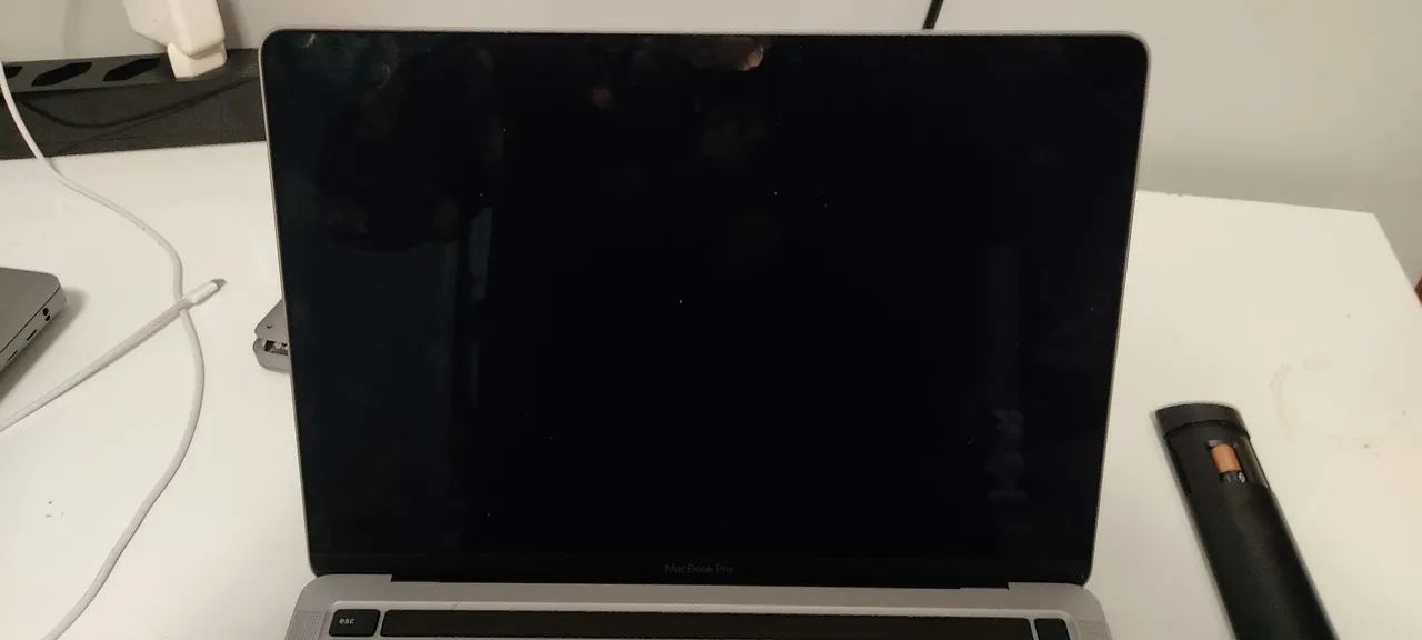 Macbook Pro m1 modelo A2338 com defeito - Foto 4