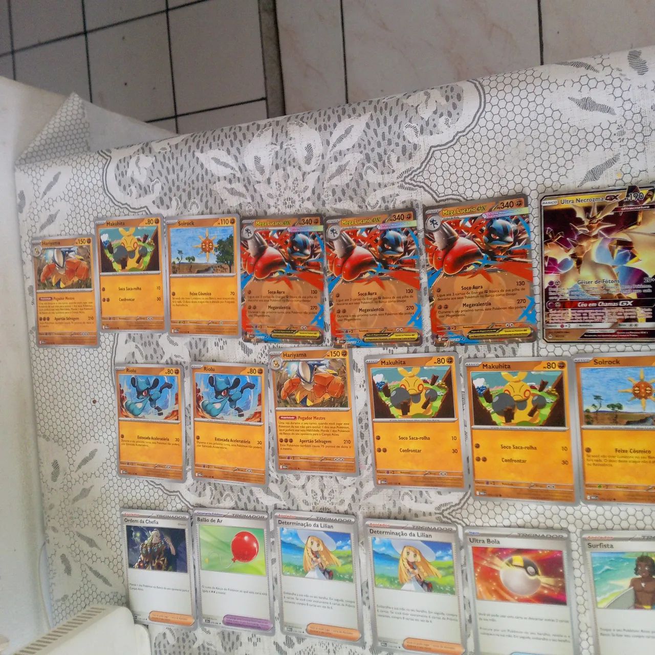 Vendo cartas de pokémon nova e velhas 119 cartas com guardador, original  - Foto 3