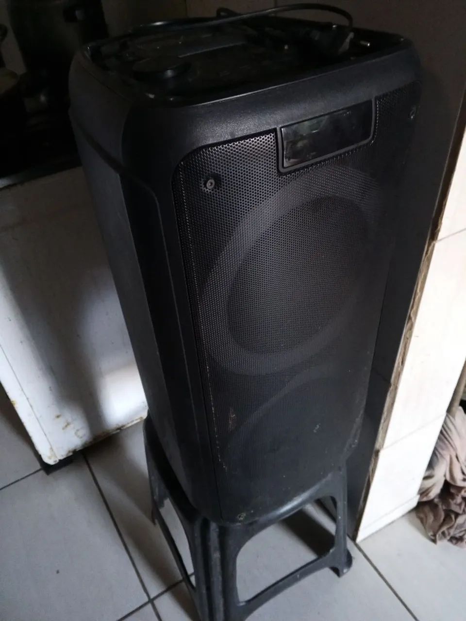 Caixa de som preciso vender logo estou precisando do dinheiro 