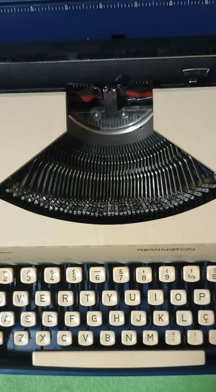 Máquina de Escrever Antiga 431117725661941761