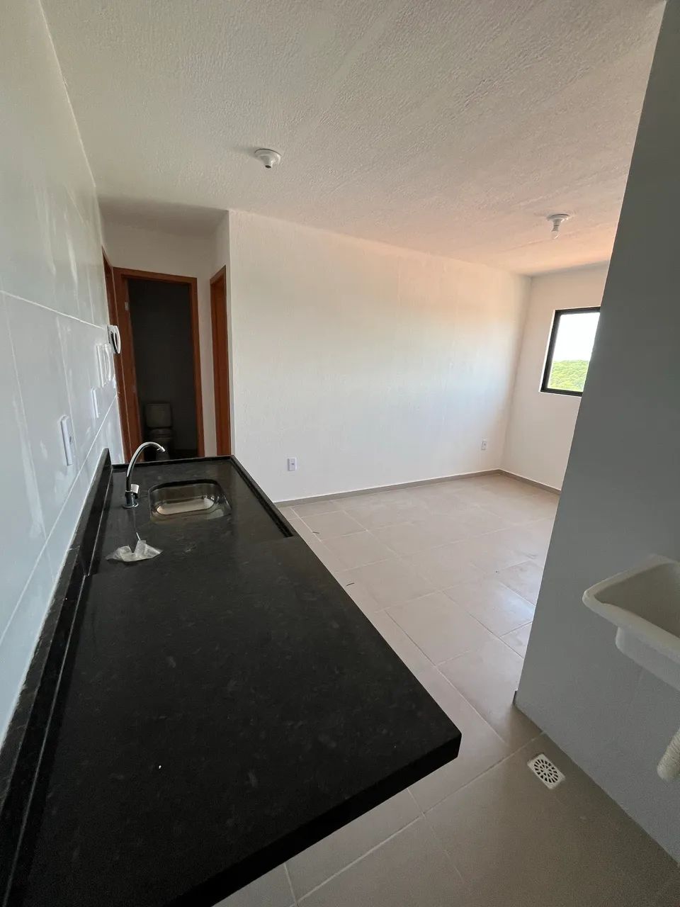 APARTAMENTO 2 QUARTOS NO GEISEL (PRÓXIMO À ESCOLINHA DO SANTOS)