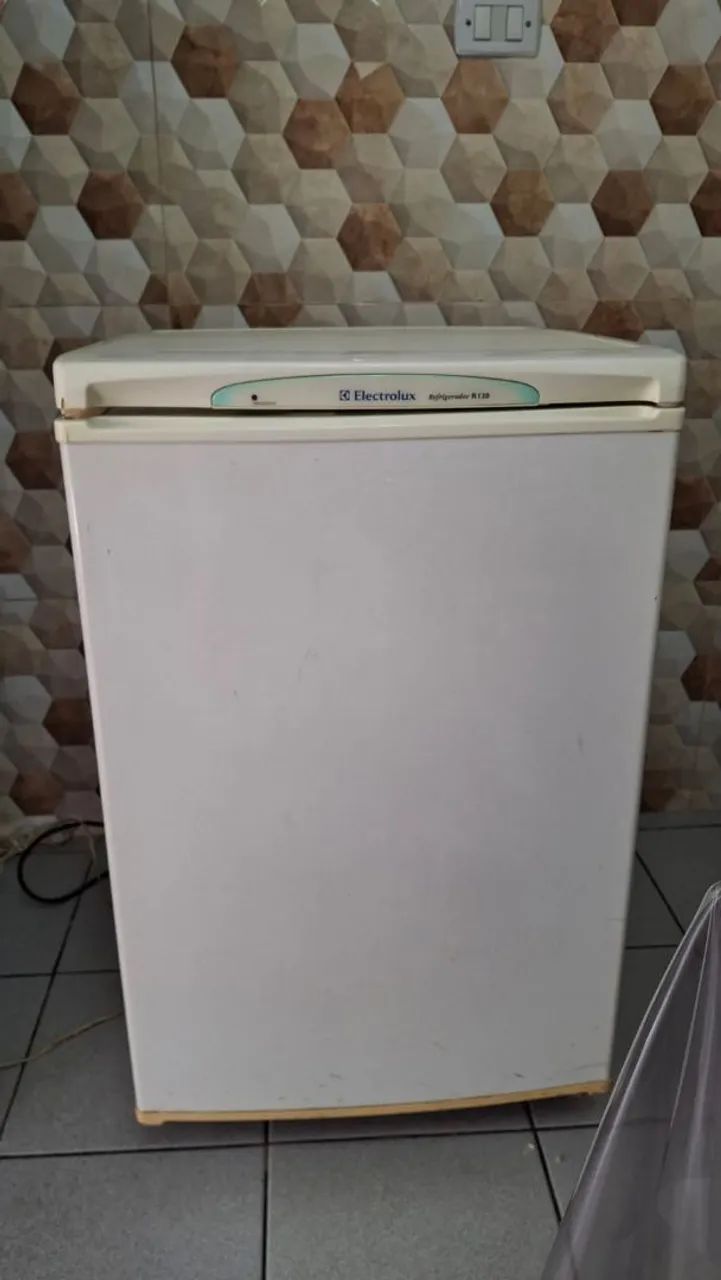 Mini geladeira usada 110v