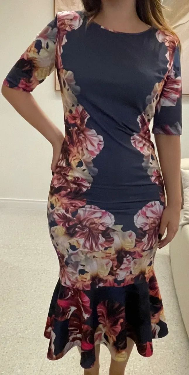 Vestido Floral Modela o Corpo - Foto 2