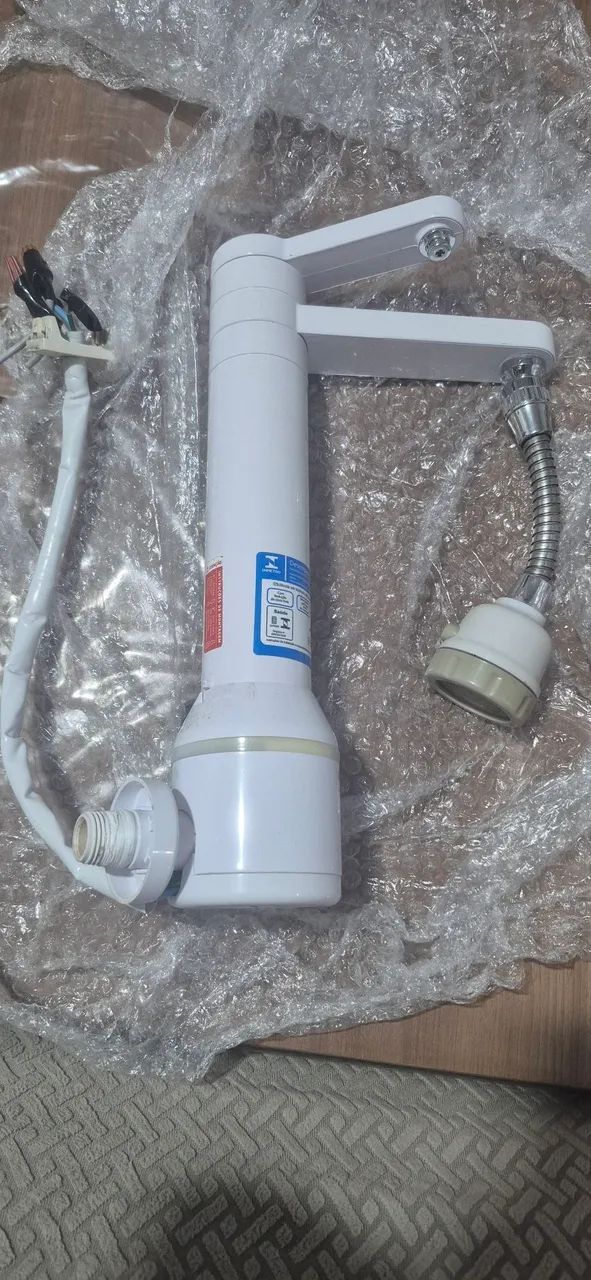 220V Wall-Mounted Electric Faucet with Water Filter