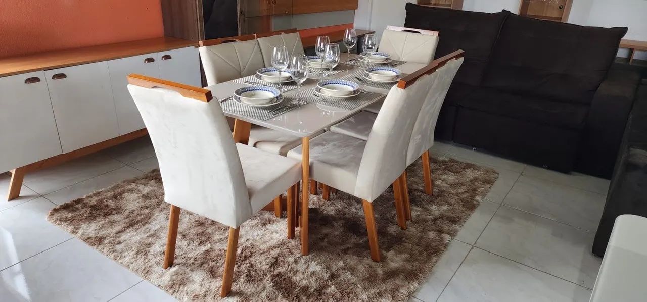 Mesa de Jantar com 06 cadeiras Madeira Maciça  - Foto 4